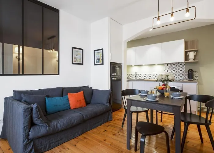 Charming Apartment In The Center Of Biarritz - Welkeys